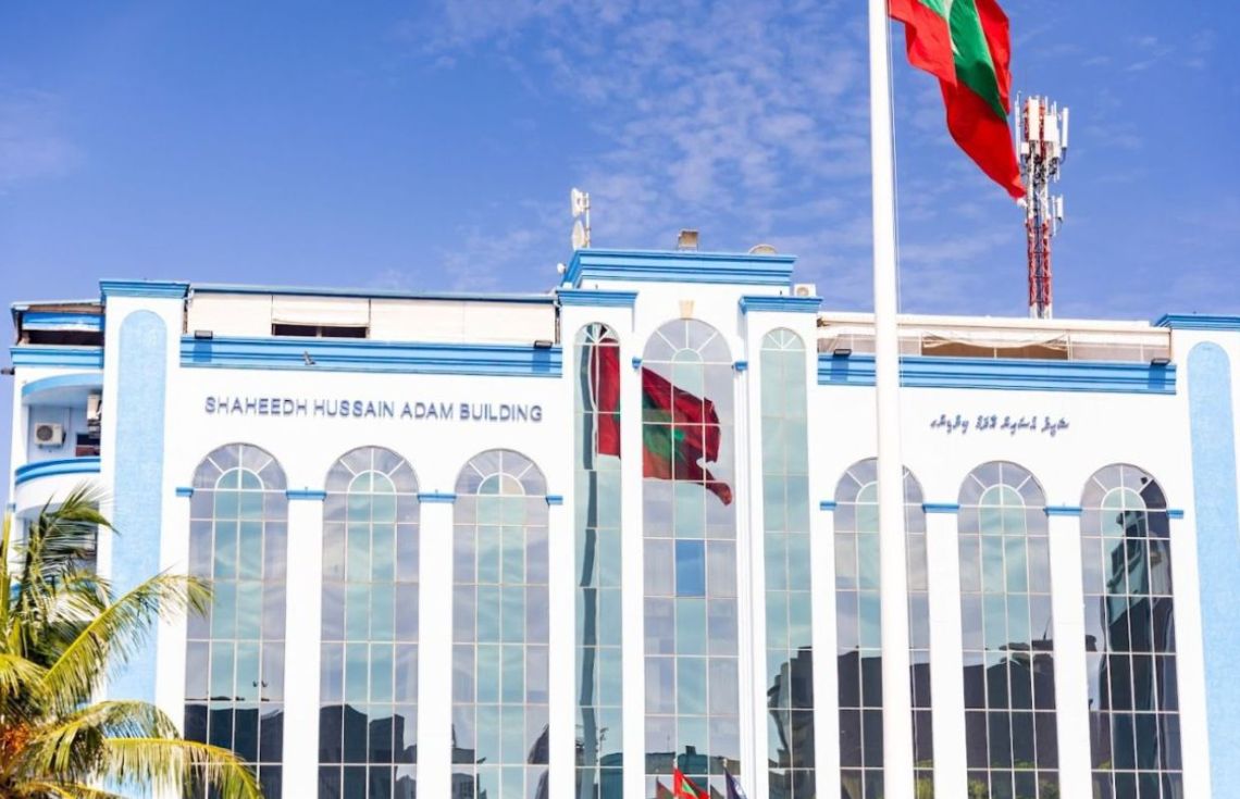 ސްޓްރޯކް ޖެހުނު މީހާގެ މައްސަލަ ރިވިއުކުރަނީ