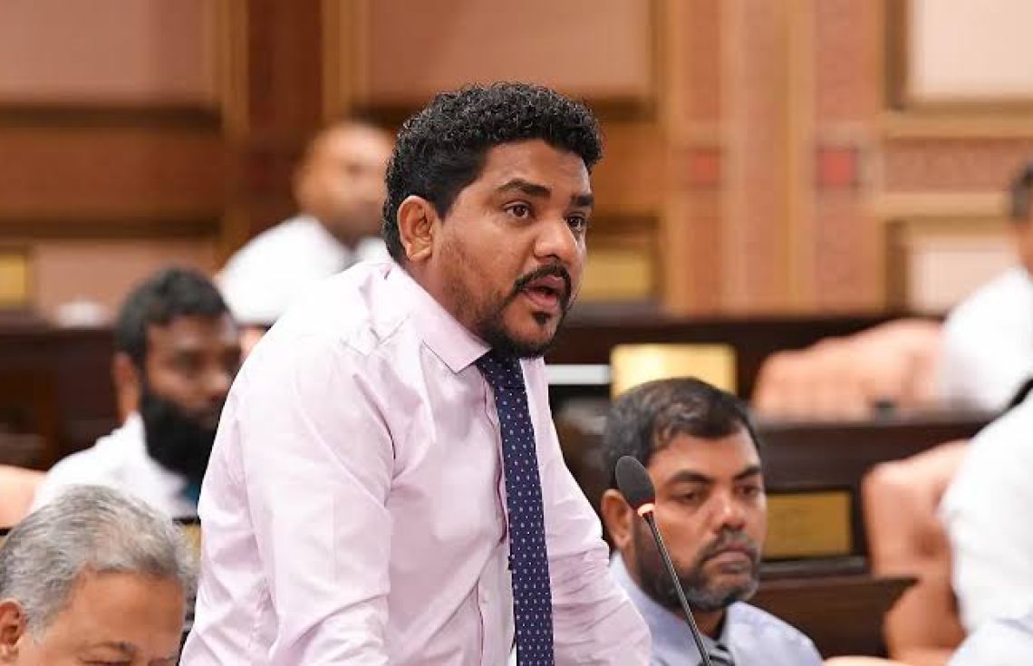 ރިސޯޓުތަކުގައި ބުރުގާ އާއި ތުނބުޅި ހުއްދަކުރުމަށް ގޮވައިލައިފި