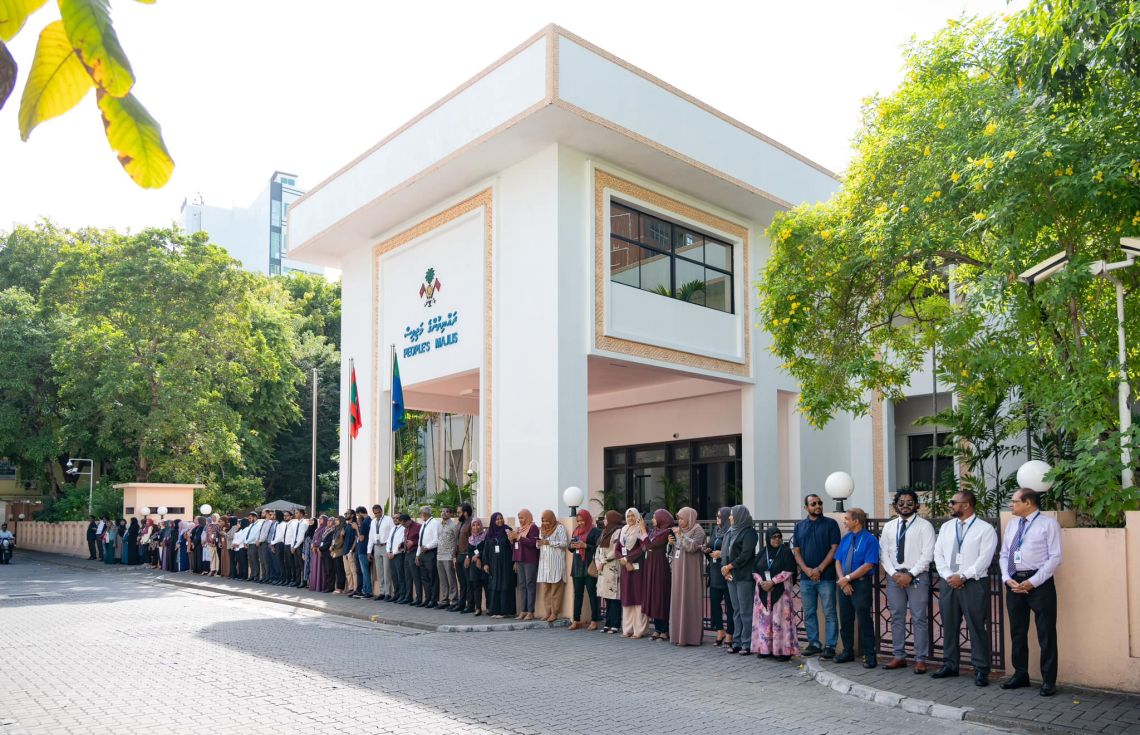 ރޯދަމަހަށް މަޖިލީހުގެ ޖަލްސާތައް މެދުކަނޑާލުމަށް އިސްލާހެއް ހުށަހަޅައިފި