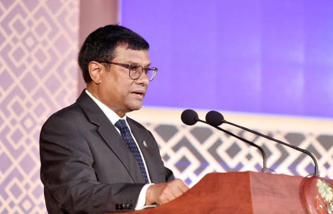 އުއްތަމަ ފަނޑިޔާރު ރިޓަޔަރ ކުރައްވާކަމުގެ އިޝާރާތެއް ދެއްވައިފި