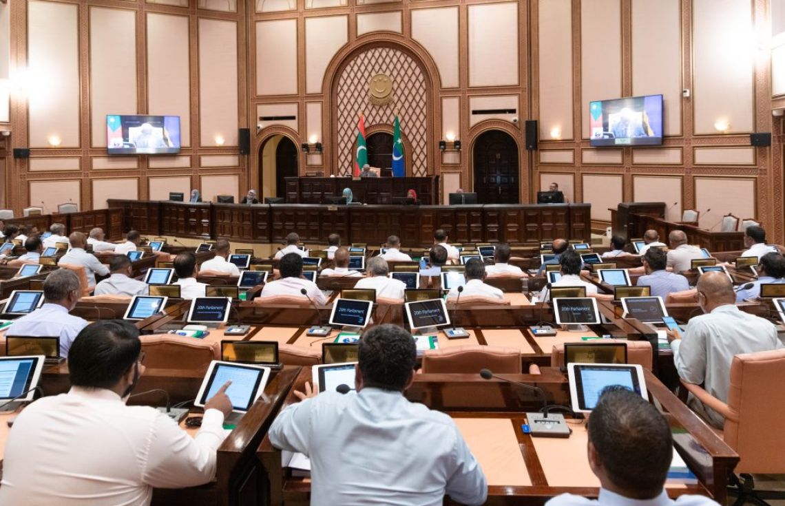 ތިން ވުޒާރާއަކަށް ގެނައި ބަދަލު މަޖިލީހުން ފާސްކޮށްފި