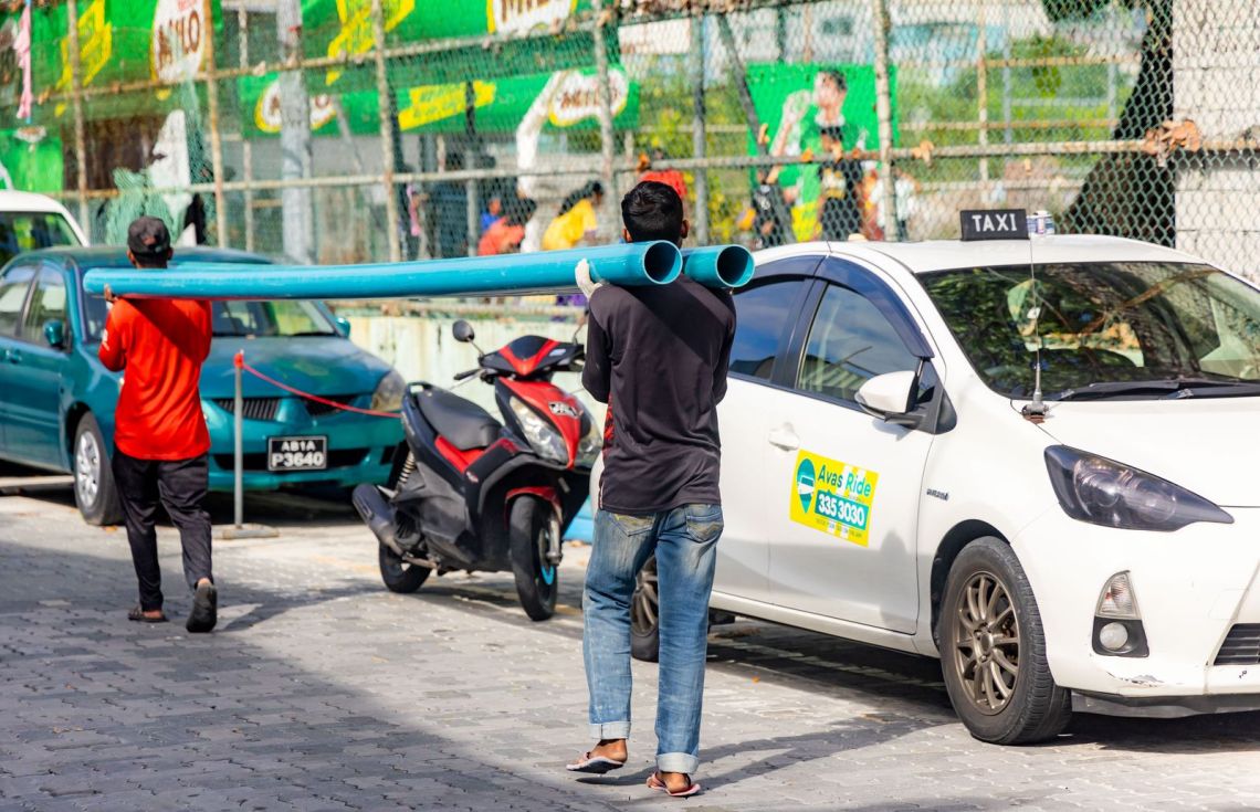 ބިދޭސީންގެ ފީތައް ނުދައްކާ ފަރާތްތަކަށް ޚިދުމަތްތައް މެދުކަނޑާލައިފި