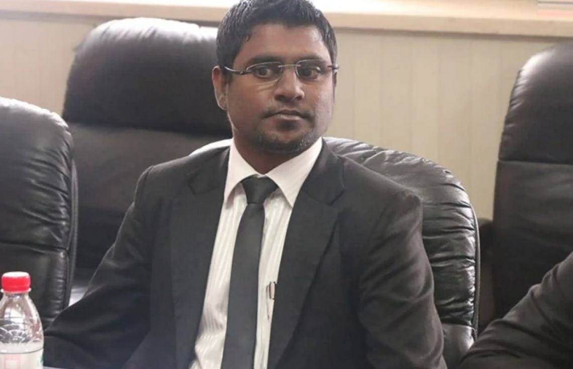 ބްރޯޑްކޮމްގެ ނައިބު ރައީސް މަޤާމުން ވަކިކުރުމަށް ނިންމައިފި