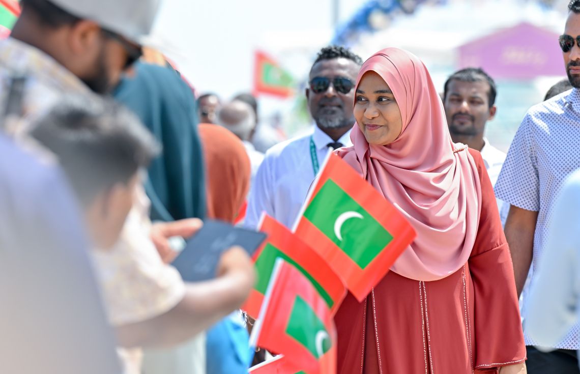 ރައީސްގެ ދަރިކަލުން އެއްވެސް އިރެއްގައި ދުންފަތުގެ އިސްތިޢުމާލުނުކުރޭ