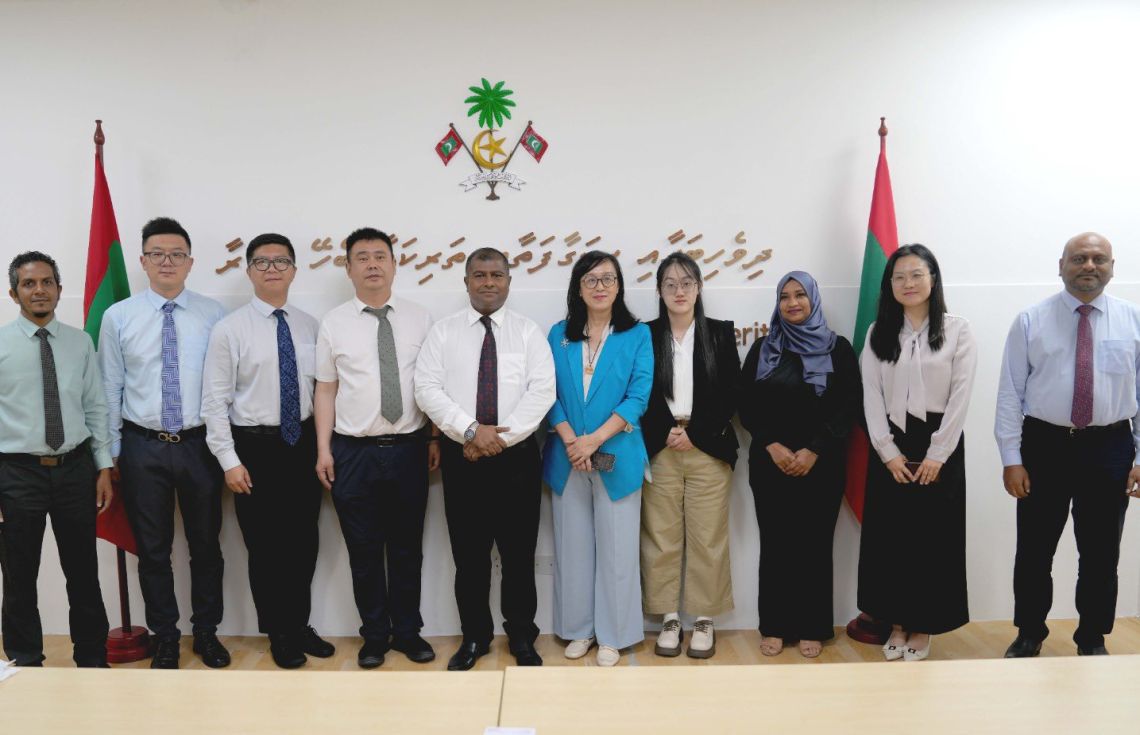 ޗައިނާގެ ވަފުދެއް ރާއްޖޭގެ ޤައުމީ ދާރުލްއާސާރަށް ޒިޔާރަތްކުރައްވައިފި