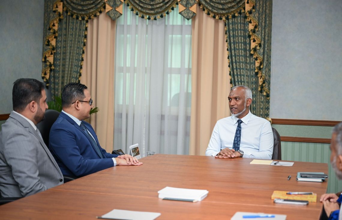 ޒުވާނުންނަށް އާމްދަނީ ހޯދޭނެގޮތަކާމެދު ޓިކްޓޮކާއެކު ރައީސް މަޝްވަރާކުރައްވައިފި