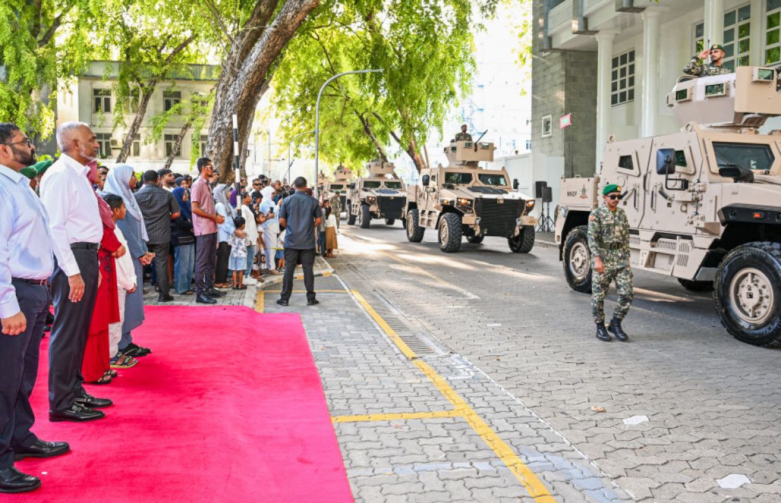 ސިފައިން އަލަށް ގެނައި އާމަޑް ވެހިކަލްތައް ދައްކާލައިފި