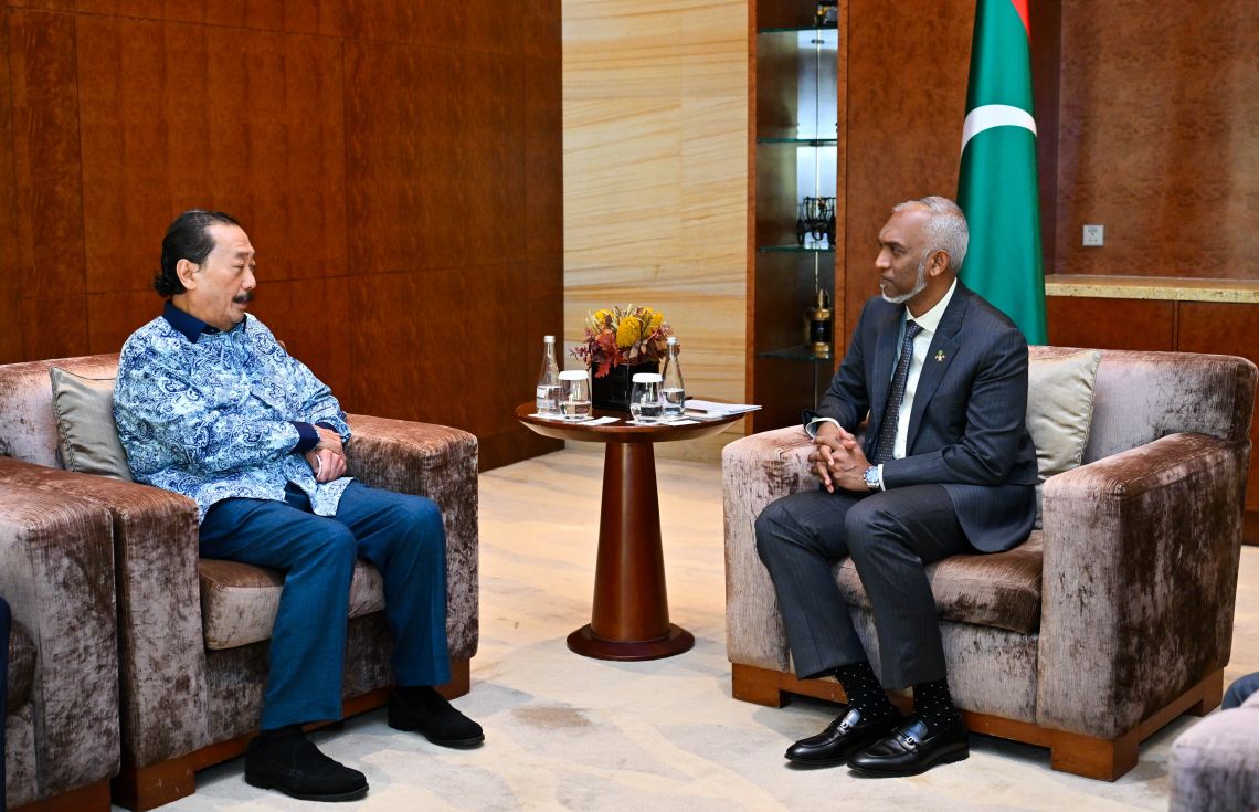 ބިލިއަނަރު ވިންސެންޓް ރައީސުލްޖުމްހޫރިއްޔާގެ އަރިހަށް އިހްތިރާމްގެ ޒިޔާރަތެއް