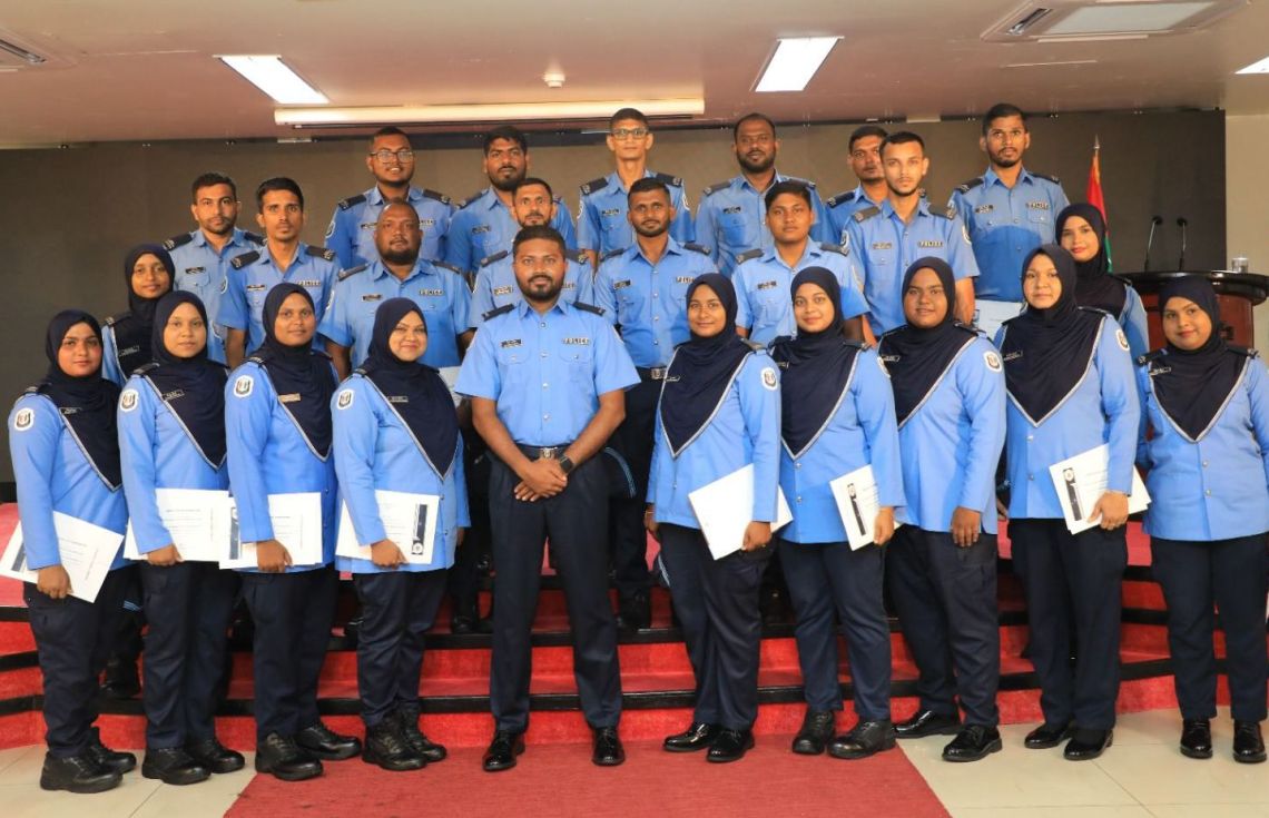 25 ފުލުހަކަށް ސެޓްފިކެޓް ދީފި
