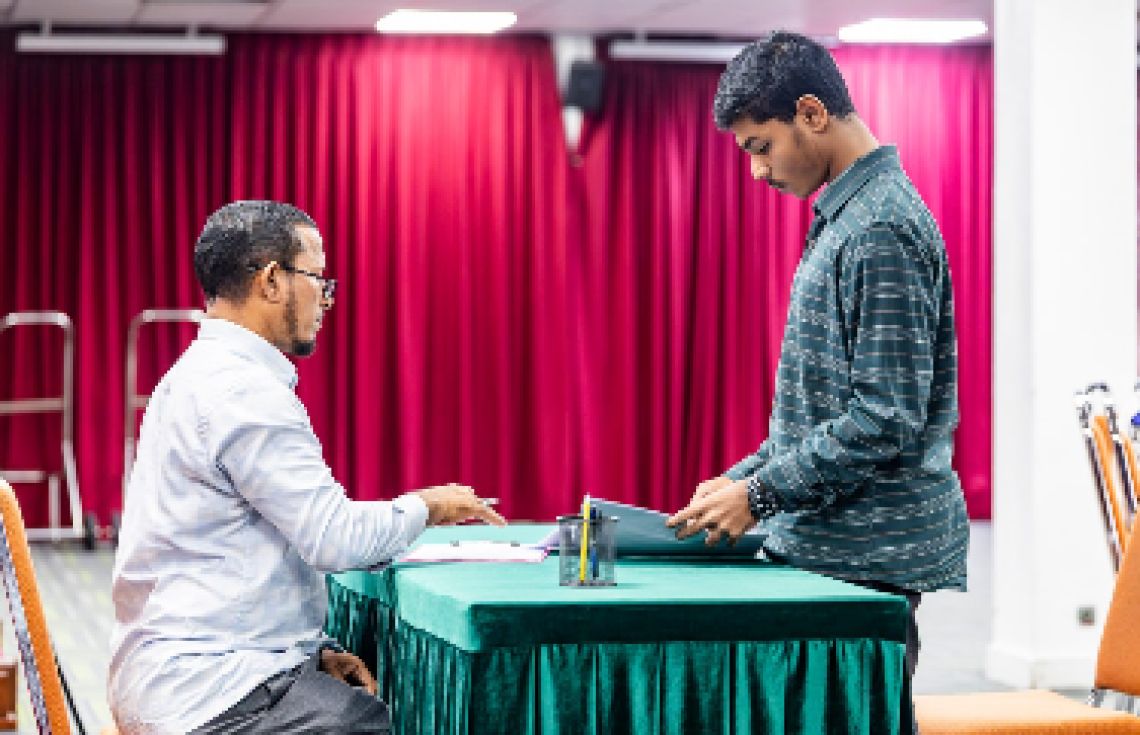 ޒުވާން ޚަޠީބުން ޕްރޮގްރާމުގެ އިންޓަވިއު ފަށައިފި