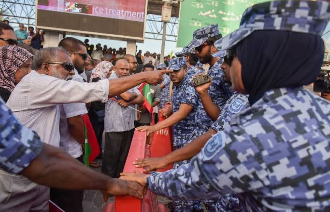 "އިސްލާމީ ޝަރީޢަތުގައި ޢަބުރާ ބެހުމަކީ ޖިނާޢީ ކުށެކެވެ”