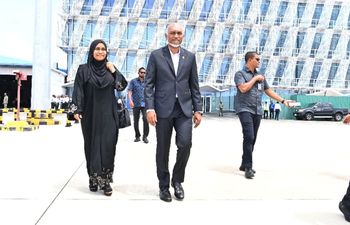 ރައީސްގެ ދެކަނބަލުން ޙައްޖަށް ވަޑައިގަންނަވަނީ