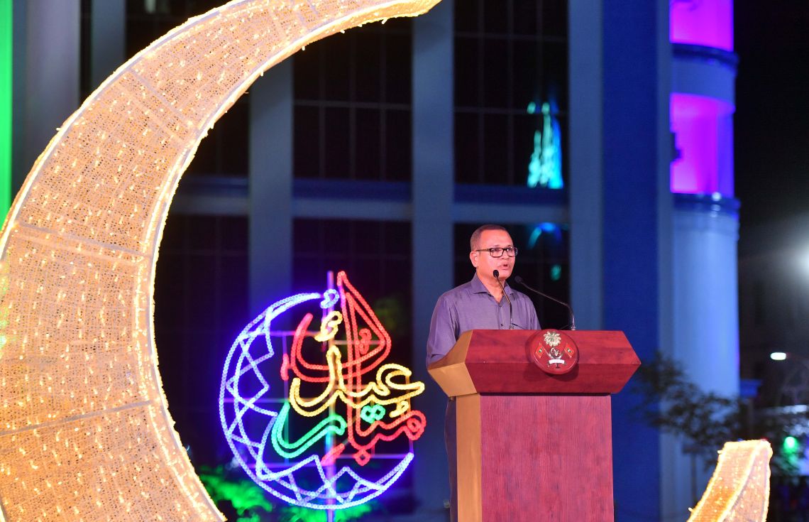 ޢީދު ލައިޓް 65 ރަށުގައި ދިއްލާނެ: މިނިސްޓަރ
