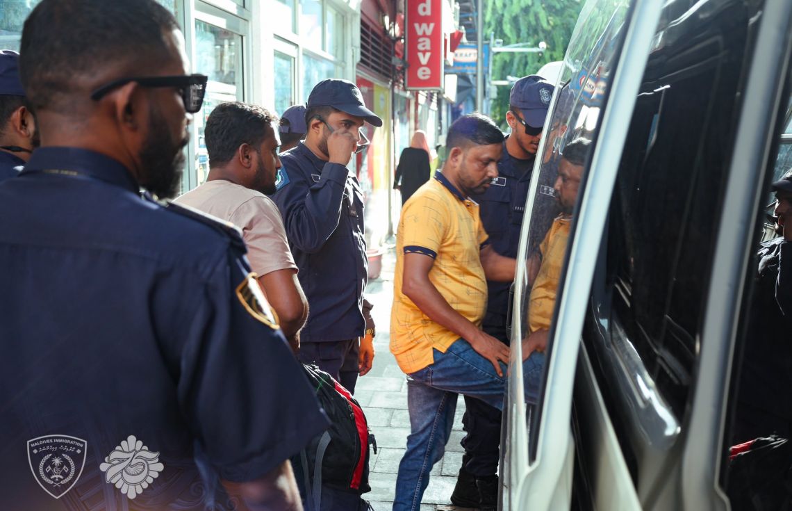 ގައިންގަޔަށް އަރާ ބައްޔެއް ހުރި ބިދޭސީއަކު ފިލައިފި