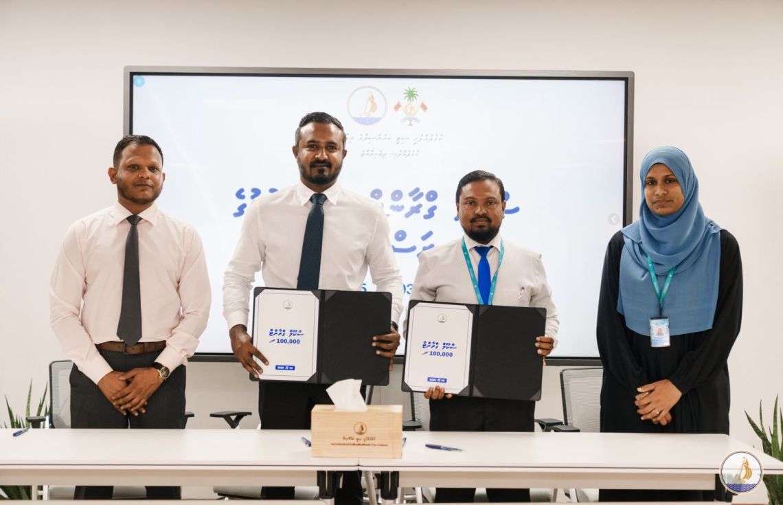 ކުޅުދުއްފުށި ކޮންމެ ސްކޫލަކަށް ކައުންސިލްގެ ފަރާތުން 100،000ރުފިޔާ