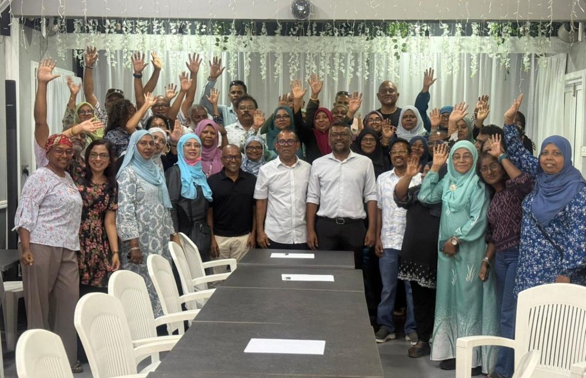 ފައްޔާޒު ފެކްޝަނާއި ނަޝީދު ބައްދަލުކުރައްވައިފި