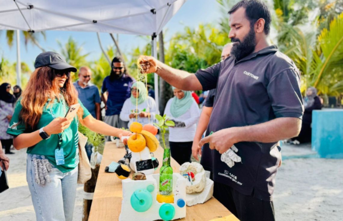 ގަމުގައި "ވޭސްޓް ޓު އާޓް" ހަރަކާތެއް
