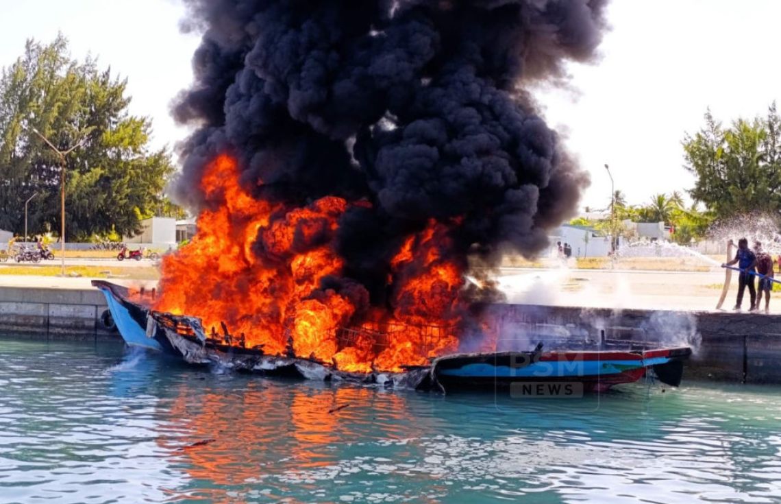 ވިލުފުށީ ފަޅުގައި އޮތް ދޯންޏެއްގައި ދެމީހަކު ފިހިއްޖެ