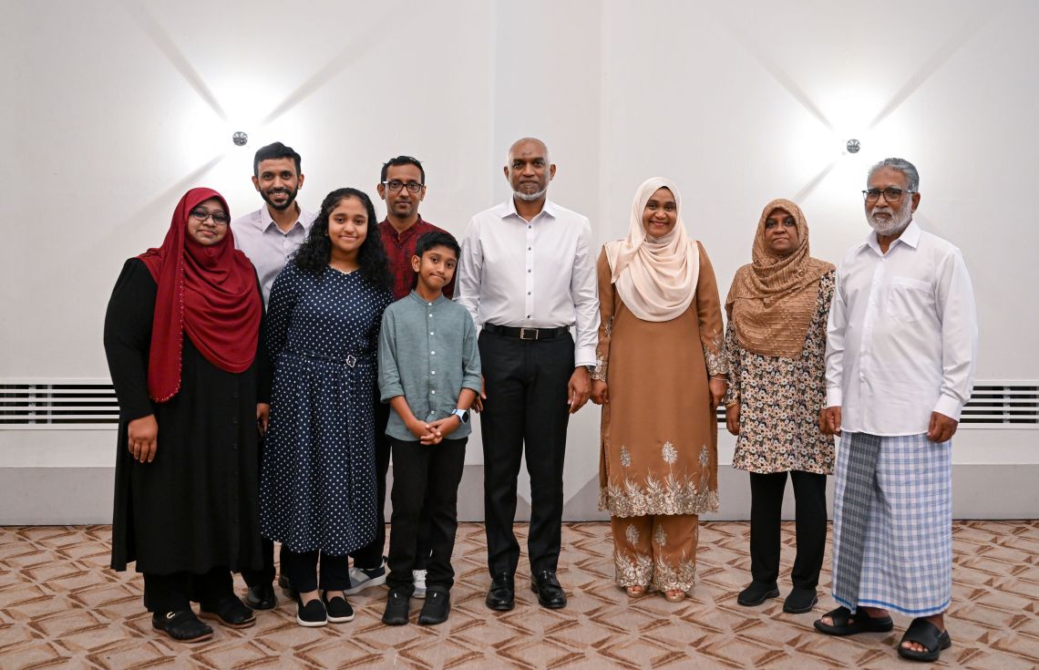 ސިންގަޕޫރުގައި ދިރިއުޅޭ ދިވެހިންނާއި ރައީސް ބައްދަލުކުރައްވައިފި