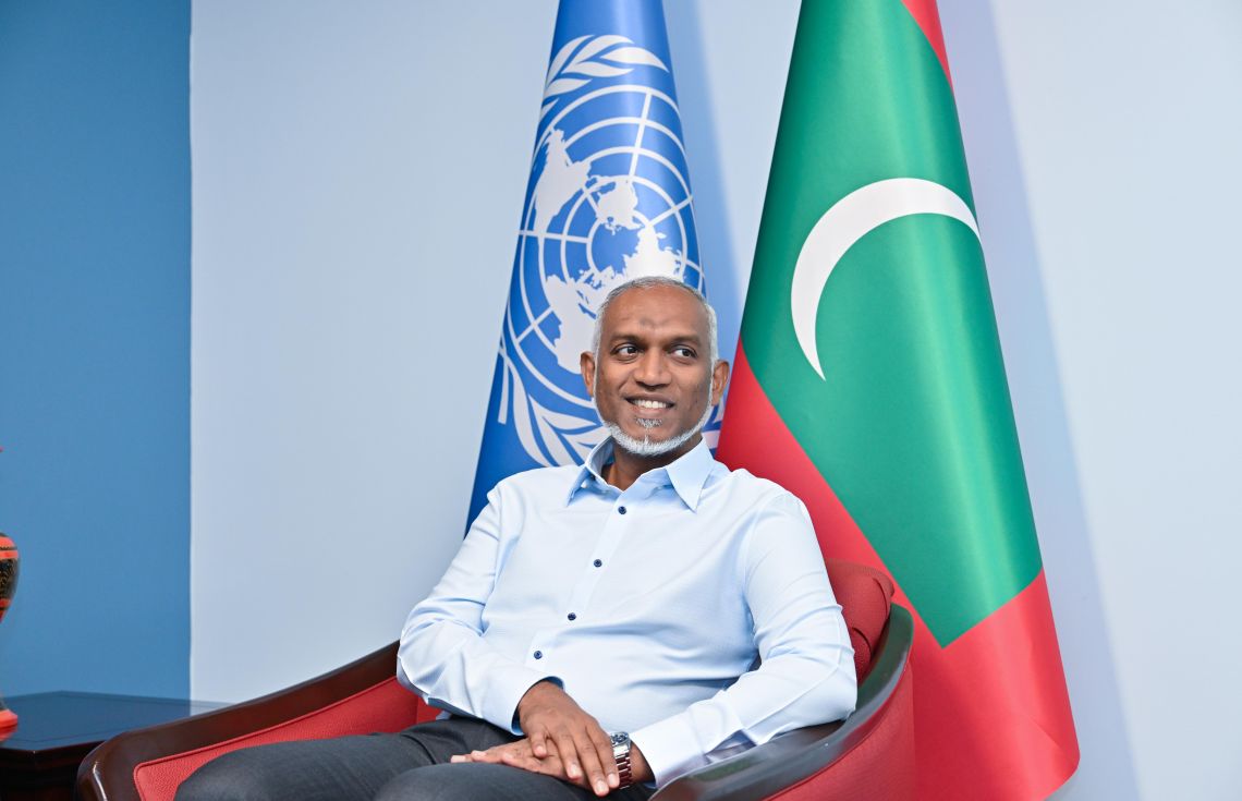އެމެރިކާގެ މިނިވަން ދުވަހުގެ ތަހުނިޔާ ރައީސް ފޮނުއްވައިފި