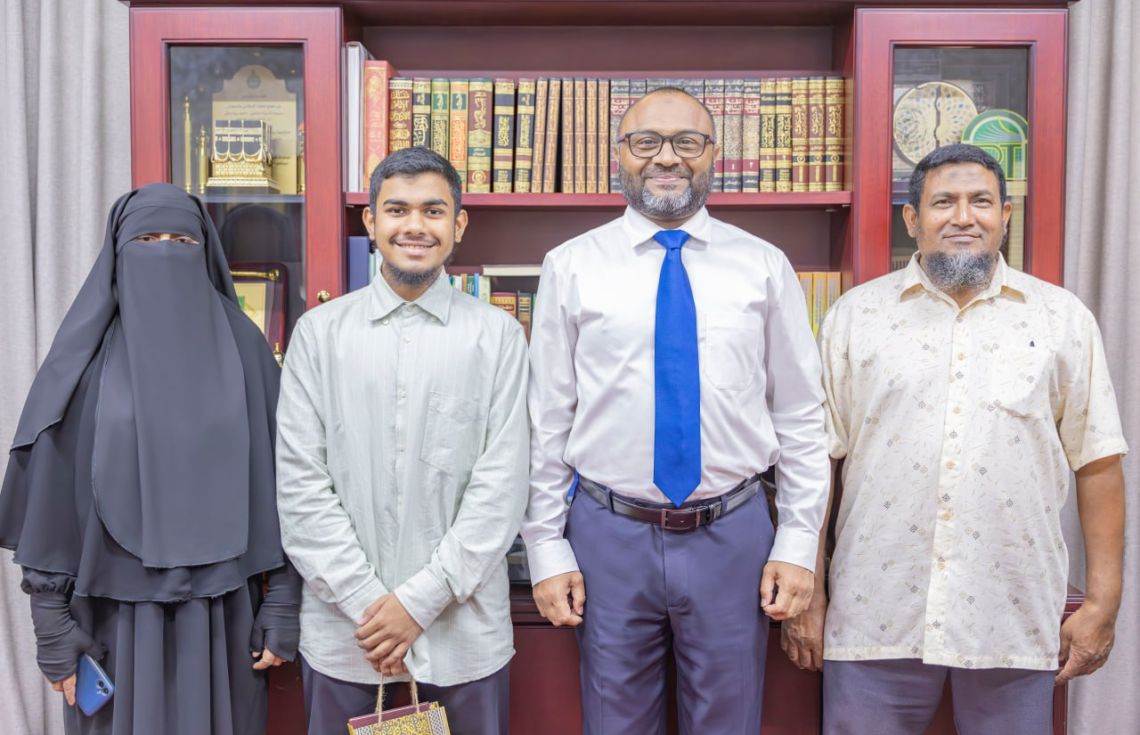 ދެ ހާފިޒަކާއި މިނިސްޓަރު ޝަހީމް ބައްދަލުކުރައްވައިފި