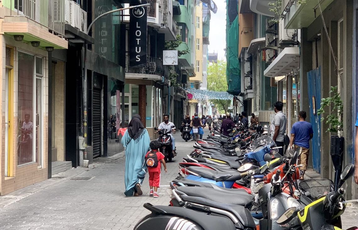 މަގު މެދުން ހިނގުން: އާދައެއް، ނުރައްކަލެއް!