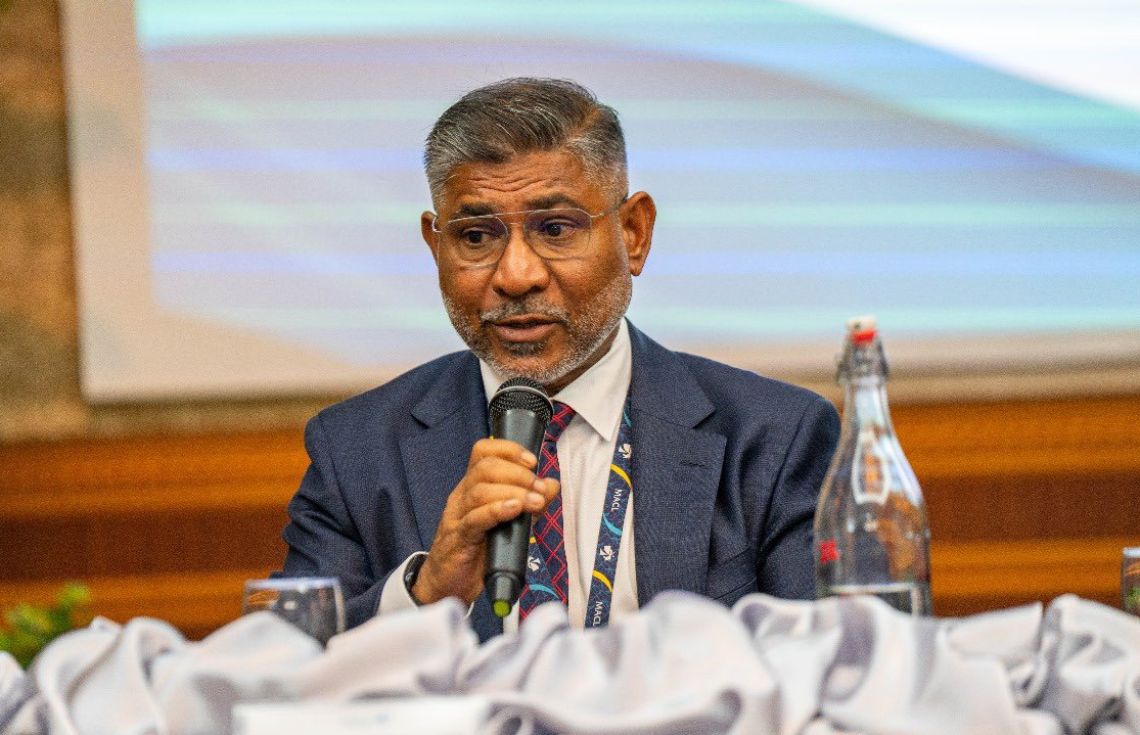 އާ ޓާމިނަލުން ހިދުމަތްދޭނީ ދިވެހިން، ބޮޑު ފަހުރެއް