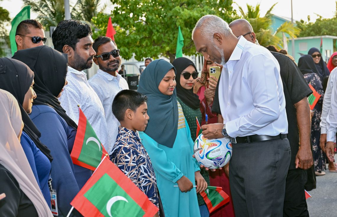 ރައީސް އެނބުރި މާލެ ވަޑައިގެންފި