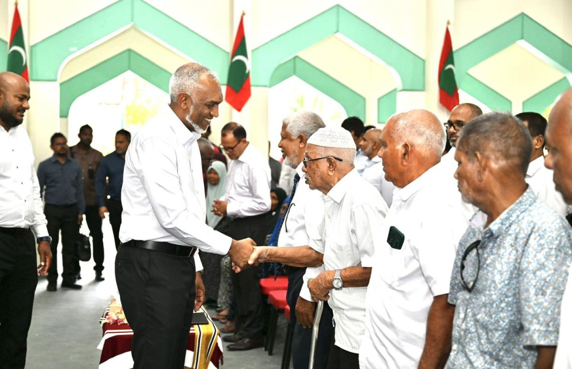 ގައުމިއްޔަތަށް ހިދުމަތް ކުރުމުގެ ހާއްސަ ޝަރަފު އުތީމަށް