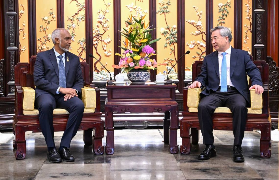 ޗައިނާ ޕާޓީތަކުގެ ވެރިންނާ ރައީސް ބައްދަލުކުރައްވައިފި