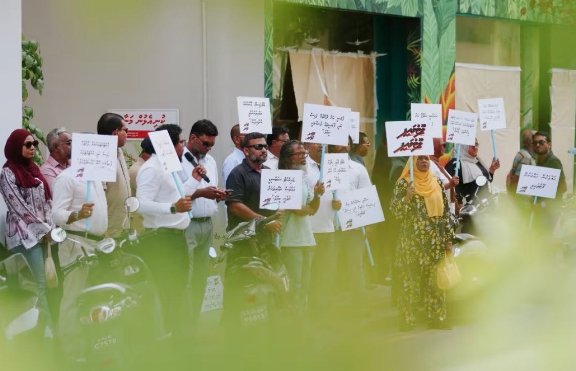 އެމްޑީޕީން ފިނޭންސް މިނިސްޓަރާ ބައްދަލުކުރަން ހަމަނުޖެހުން ހިންގައިފި