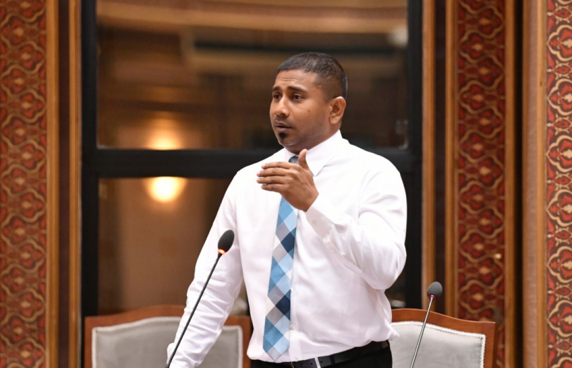 ކުރީގެ ޔޫތު މިނިސްޓަރު މަހުލޫފް އެމްޑީޕީން ވަކިވެއްޖެ