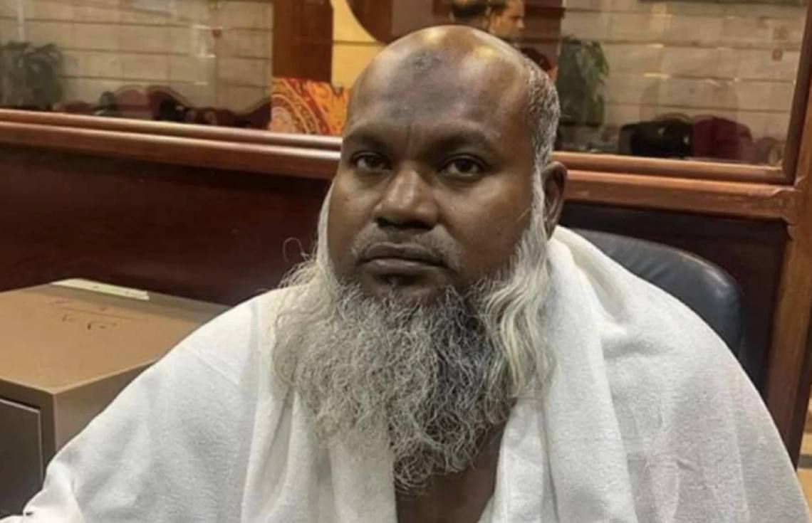 އުމްރާވެރިންނަށް ލަނޑުދިން މީހާ 3 އަހަރަށް ޖަލަށް