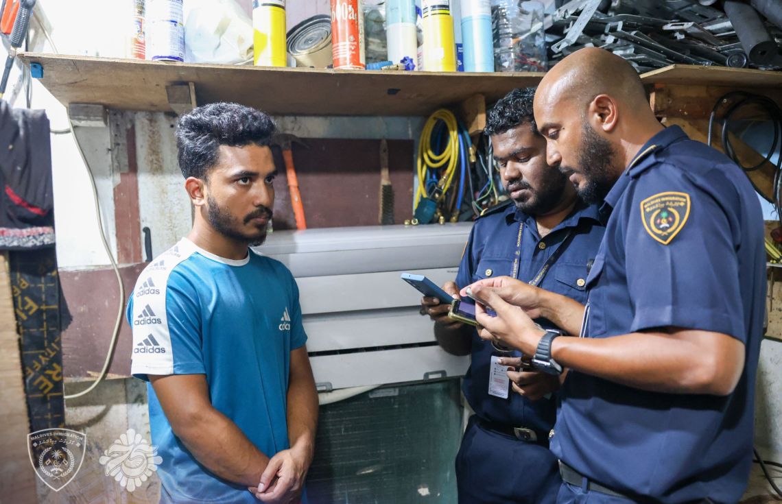 ގަވާއިދާ ހިލާފަށް ވިޔަފާރިކުރާ ބިދޭސީންތަކެއް އަތުލައިގެންފި