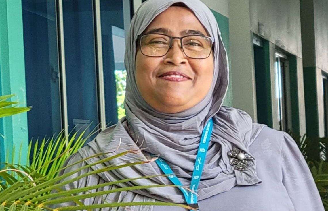 ޝެނީން މިސް: އުނގަންނައިދިނުމުގައި 32 އަހަރު