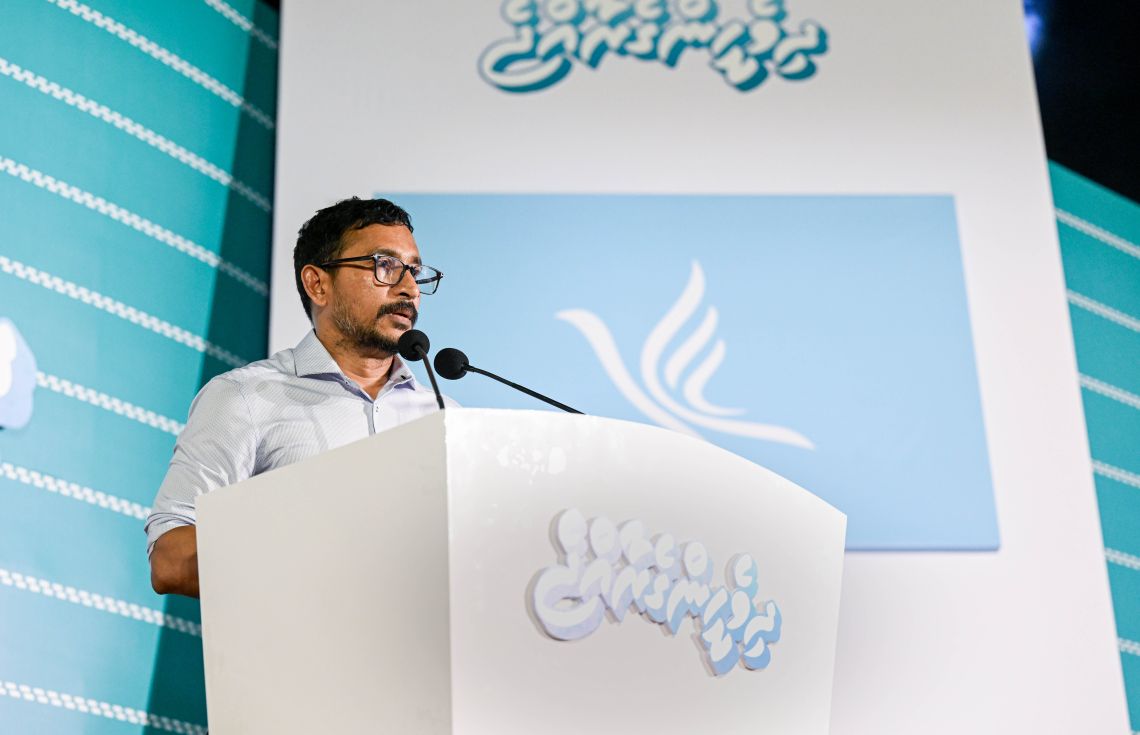 ރައީސްގެ ހުރިހާ ވަގުތެއް ހުސްކޮށްލައްވަނީ ގައުމަށްޓަކާ: ފަލާހު