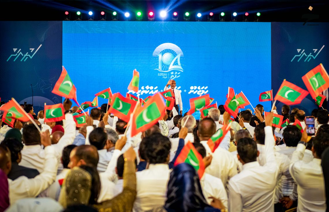 "ޚާރިޖީ ސިޔާސަތު ބައްޓަންކުރަނީ ދިވެހިންނަށް އިސްކަންދިނުމަށް"