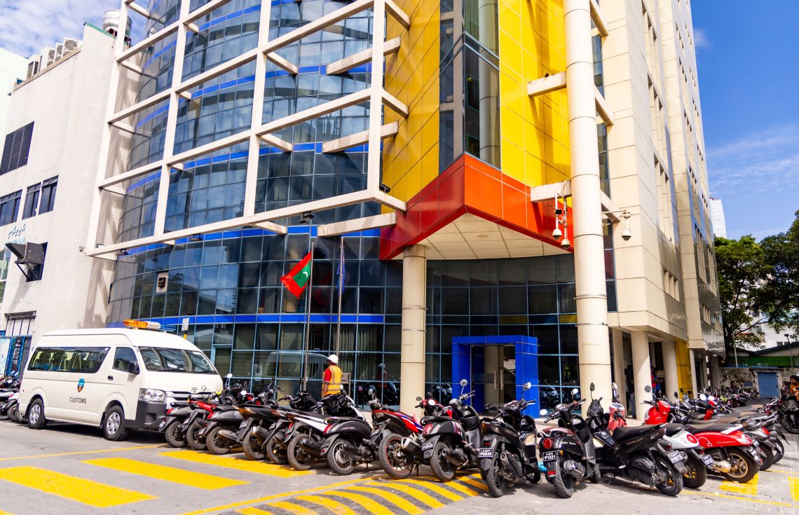 ކަސްޓަމްސްއިން ގިނަ އަދަދެއްގެ ވޭޕް ސާމާނު ހިފަހައްޓައިފި