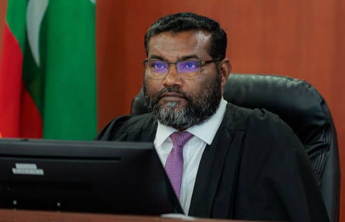ފަނޑިޔާރު ފައިސަލަށް މަނީ ލޯންޑަރިންގެ ތުހުމަތު