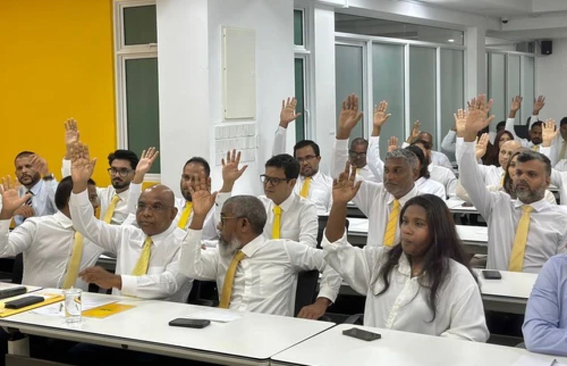 އެމްޑީޕީގެ ހާލަތު ގޯސްވެ ވަގުތީ ޗެއާޕާސަނެއް އިންތިހާބުނުކުރެވުނު