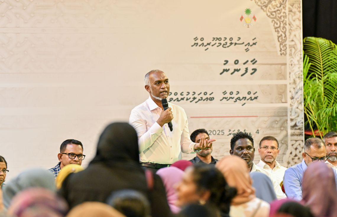 ރައީސް, ހެންވޭރުގެ ރައްޔިތުންނާ މާދަމާ ރޭ ބައްދަލުކުރައްވަނީ