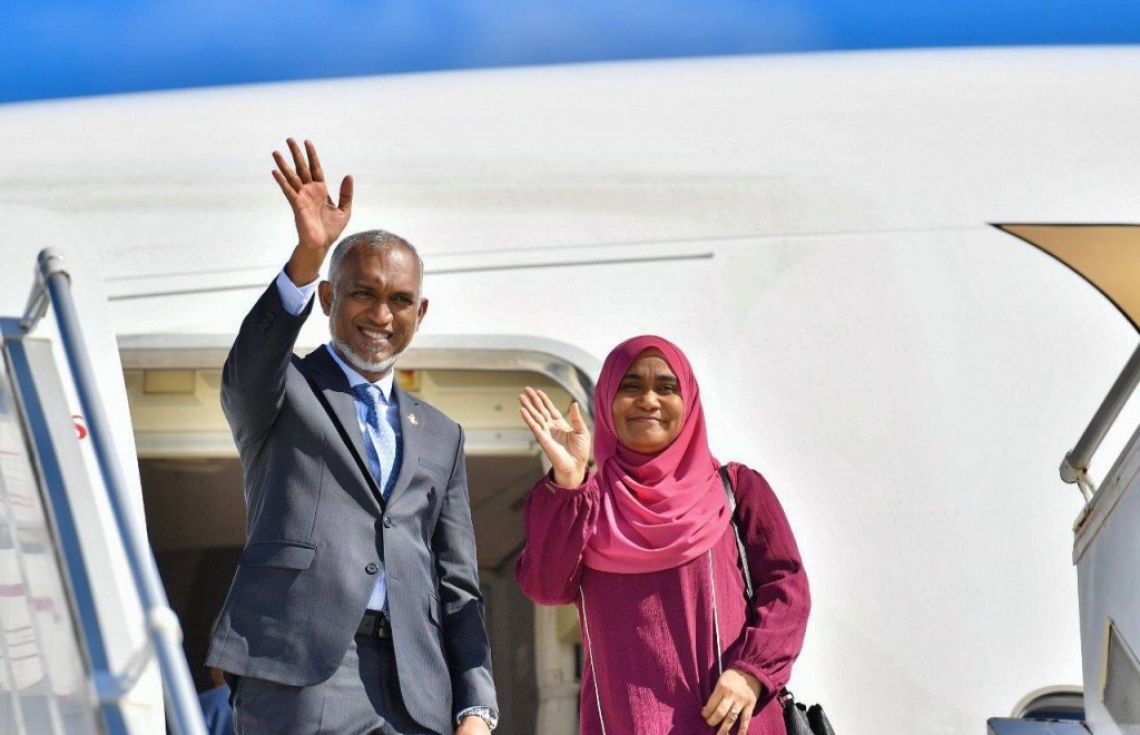 ނުރަސްމީ ދަތުރުފުޅެއްގައި ރައީސްގެ ދެކަނބަލުން ސިންގަޕޫރަށް