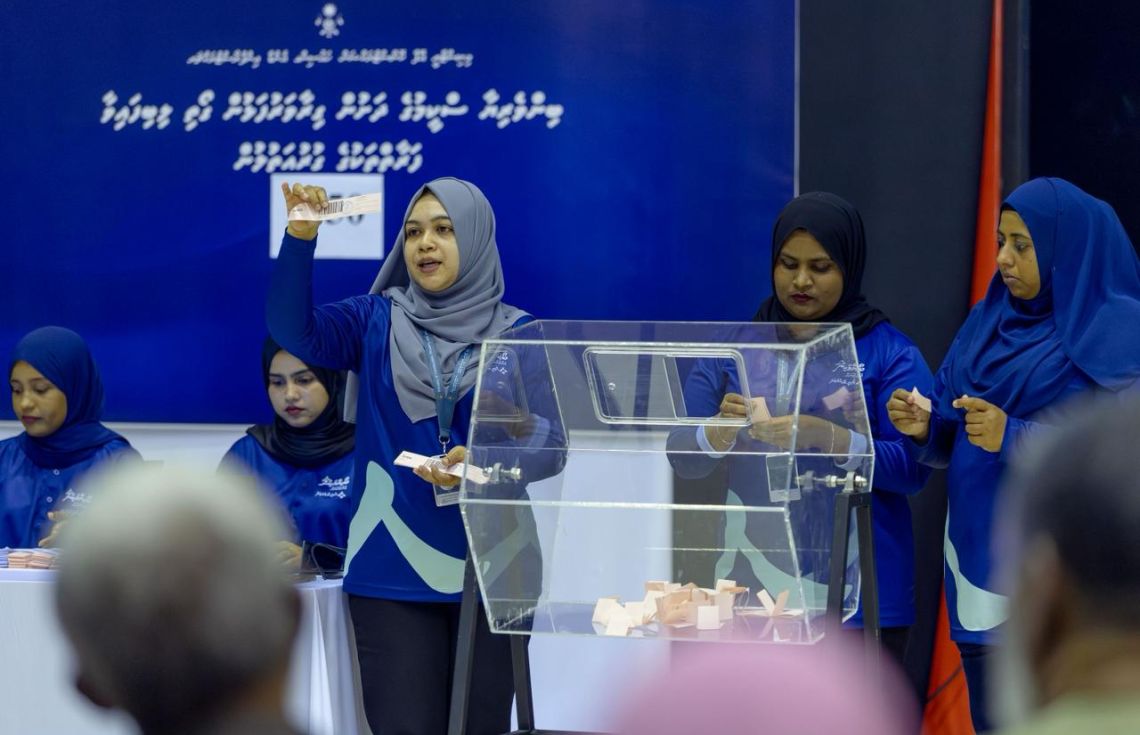 ގިރާވަރުފަޅުން ދޫކުރާ ގޯތީގެ ގުރު ނަގަން ފަށައިފި