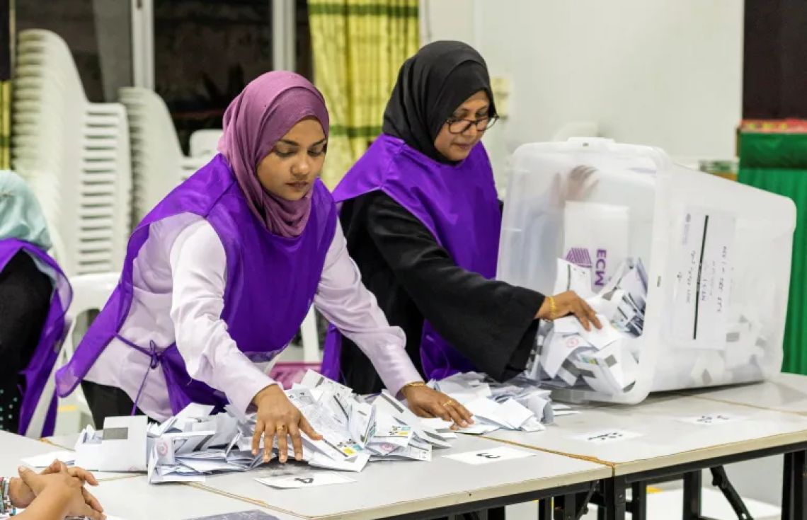2،000 އަށްވުރެ ގިނަ މީހުންގެ ކެންޑިޑެސީ ބަލައިގަނެފި