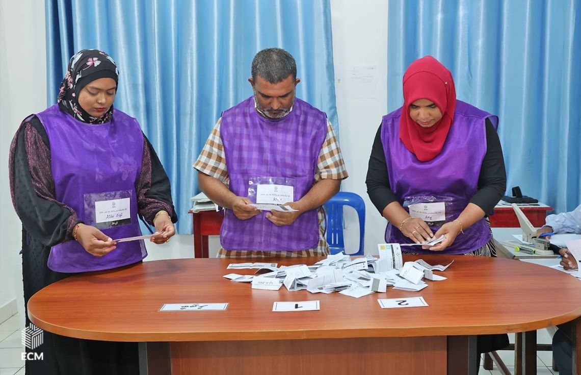 ކެންޑިޑޭޓުންގެ ގުރުއަތުލުން ބުރާސްފަތި ދުވަހު ބޭއްވުމަށް ނިންމައިފި