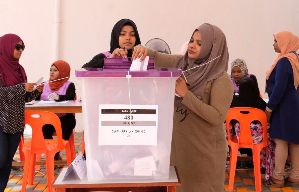 އިންތިހާބުގެ ގުރުއަތުލުން މާދަމާ އެއްވަގުތެއްގައި ބާއްވަނީ