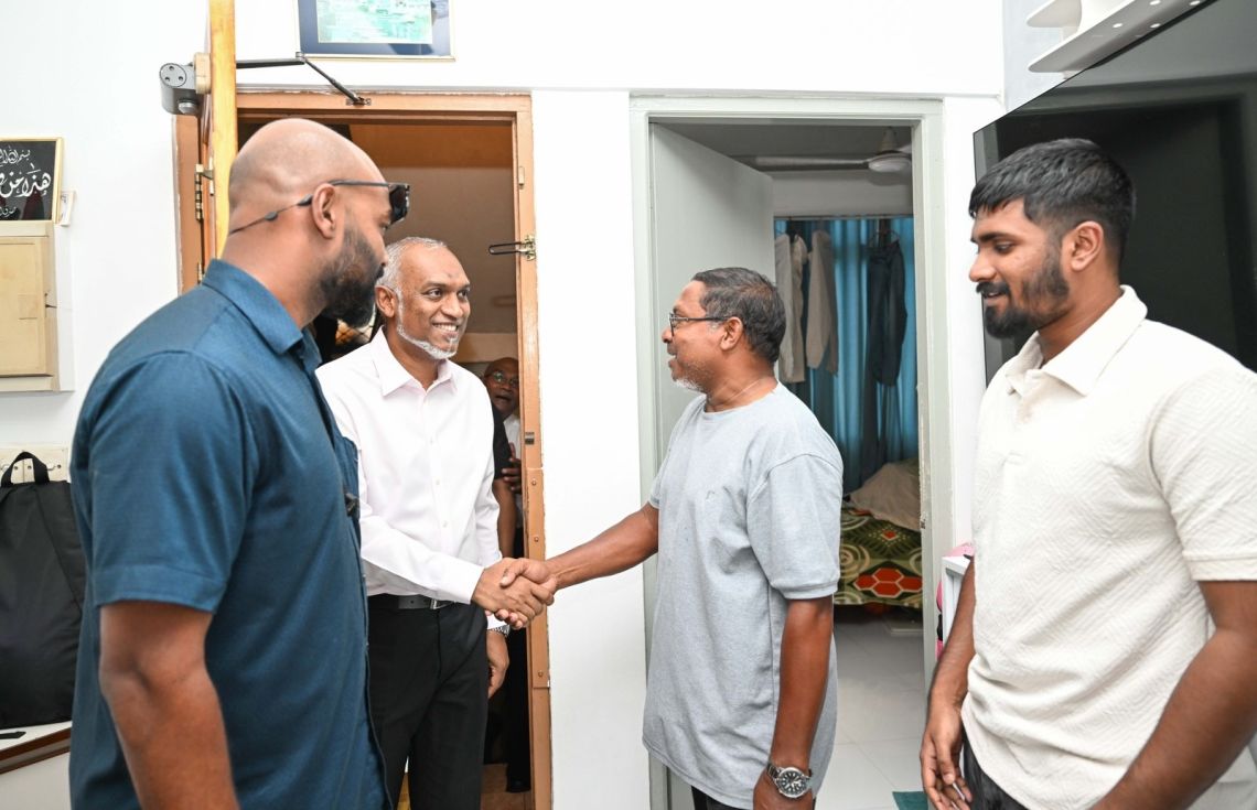ކައުންސިލް އިންތިހާބަށް ރައީސް މުއިއްޒު ކެމްޕޭނަށް