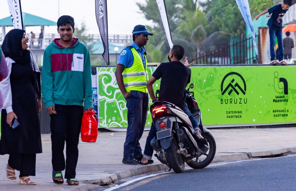 ގަވާއިދާ ހިލާފަށް ޕާކުކުރާ އުޅަނދުތައް ޓޯކުރަނީ