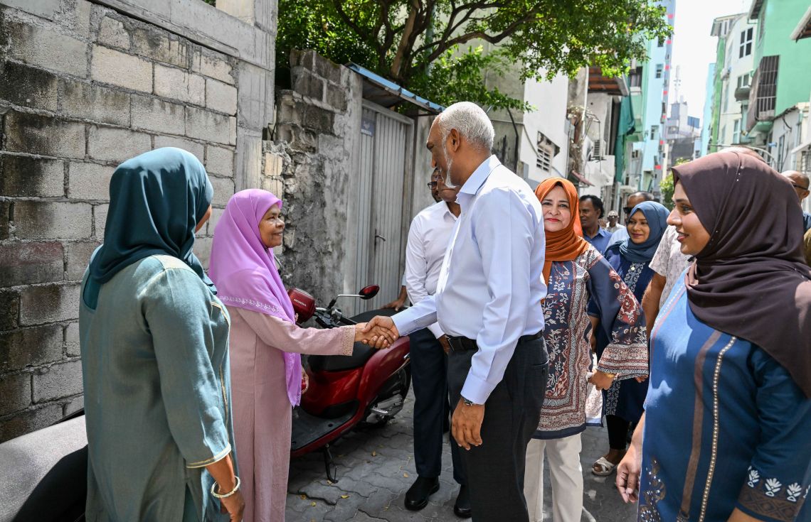 ކެމްޕެއިނަށް ރައީސް މާފަންނު މެދަށް!