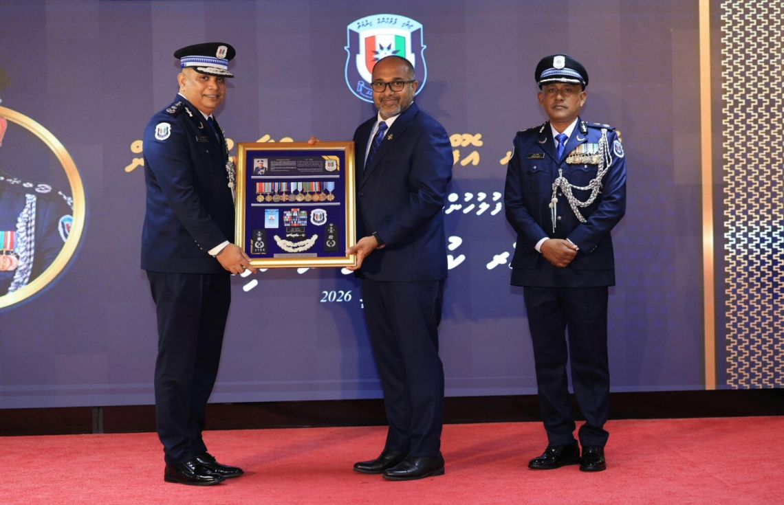 ރިޓަޔާ ކުރެއްވި ސީޕީ ނަވީންގެ ހިދުމަތުގެ އަގުވަޒަންކުރައްވައިފި